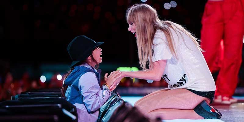 How old is Taylor swift Daughter